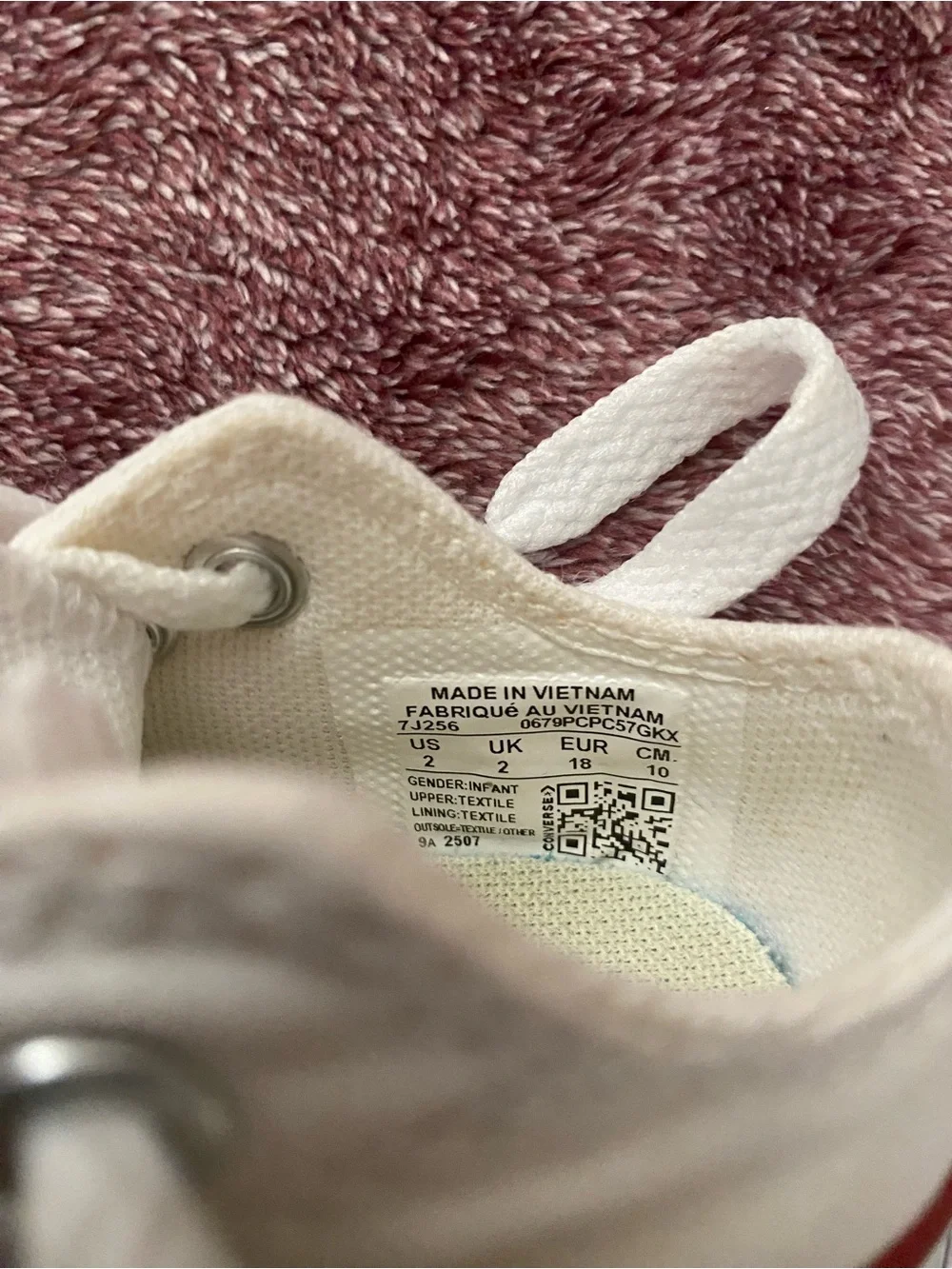 Converse infant White & Red Classic Canvas Sneakers